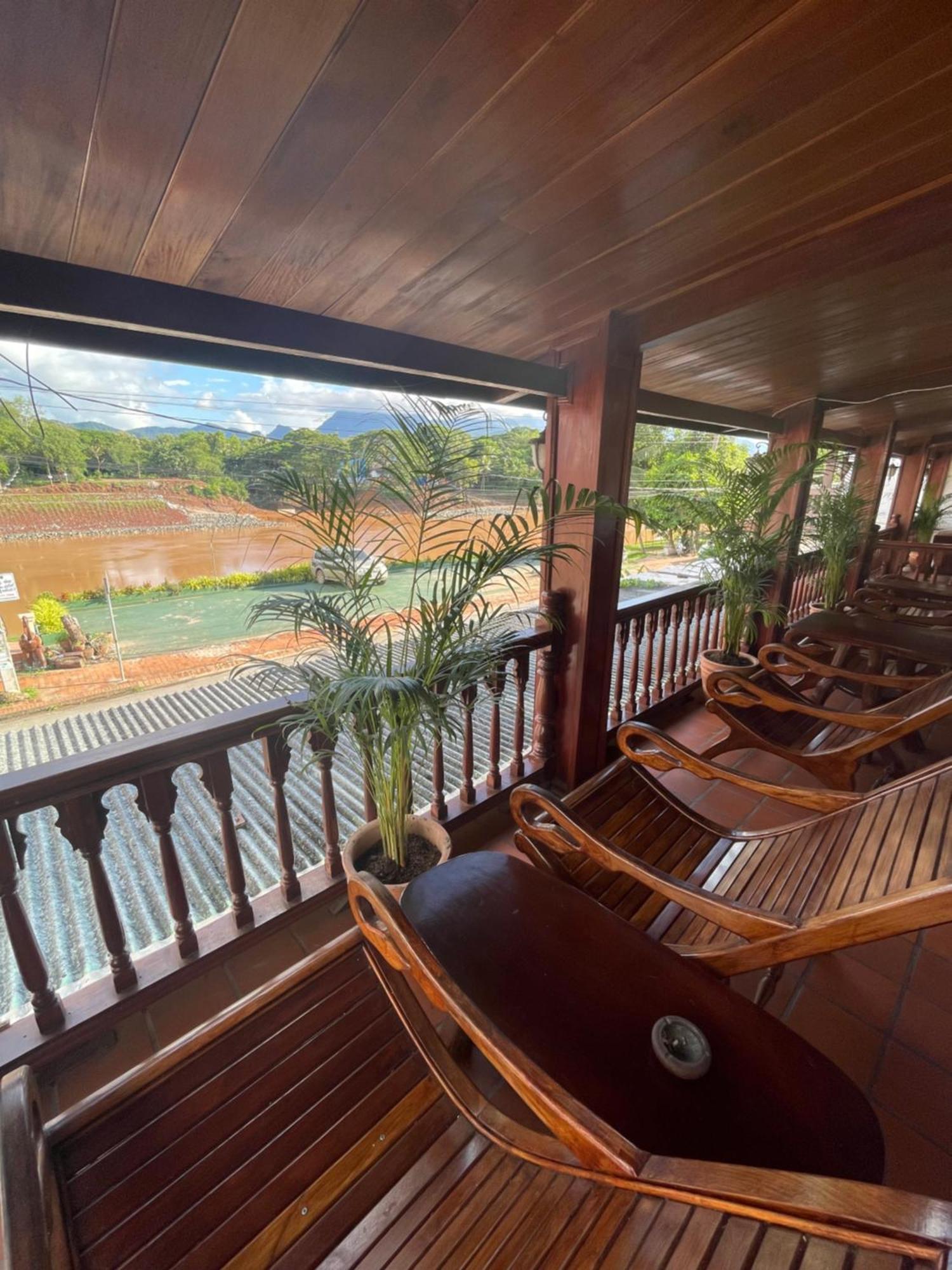 Luang Prabang - Villa Ouis Namkhan Riverside 2 מראה חיצוני תמונה